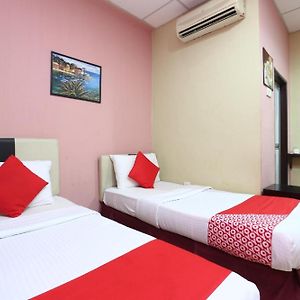 Bilik standard bertiga